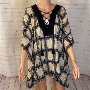 Plaid Anamá poncho with tassels one size plaid boho tan and black